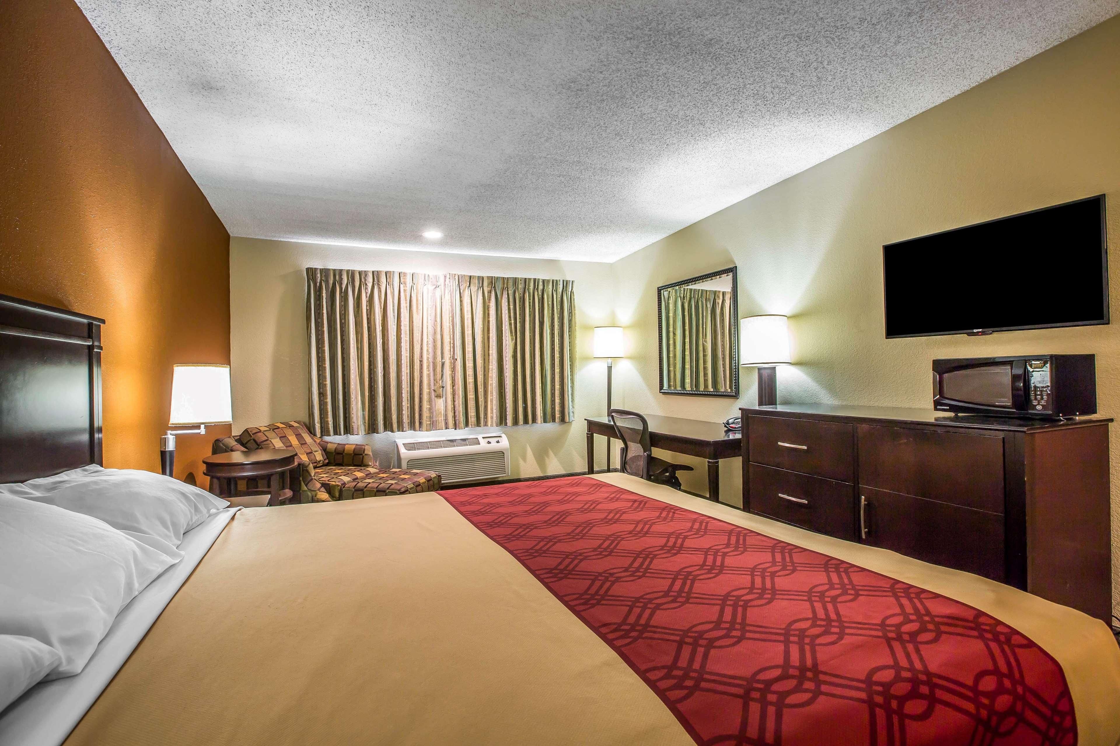 Hotel Baymont By Wyndham Ontario Exteriér fotografie