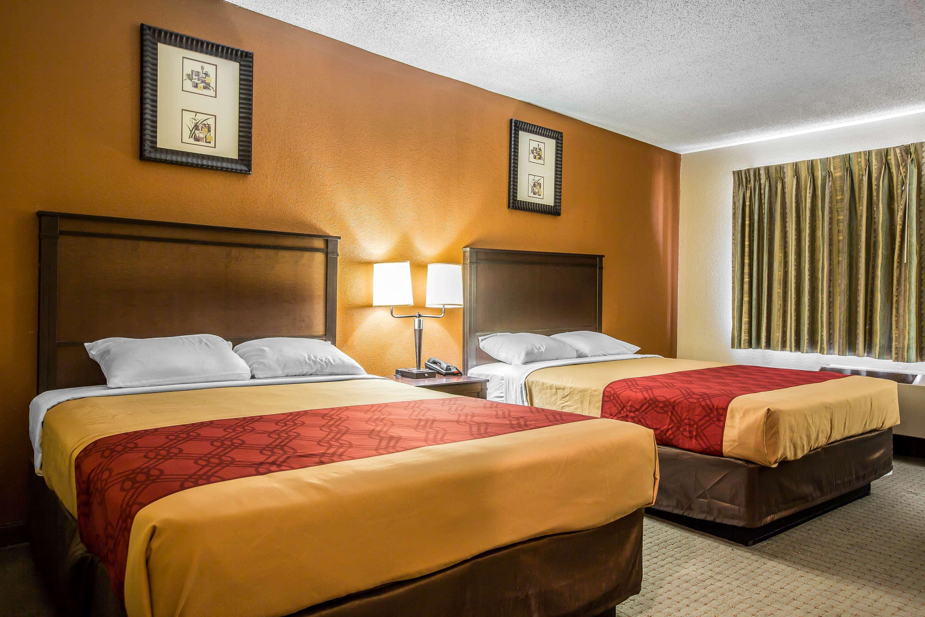 Hotel Baymont By Wyndham Ontario Exteriér fotografie
