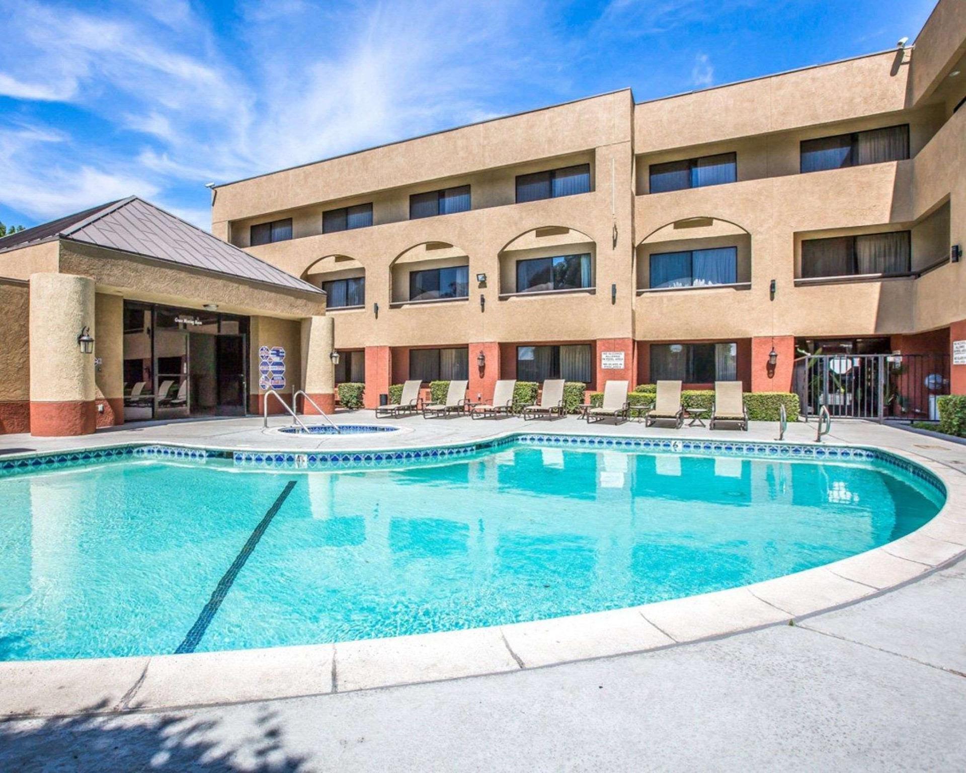 Hotel Baymont By Wyndham Ontario Exteriér fotografie