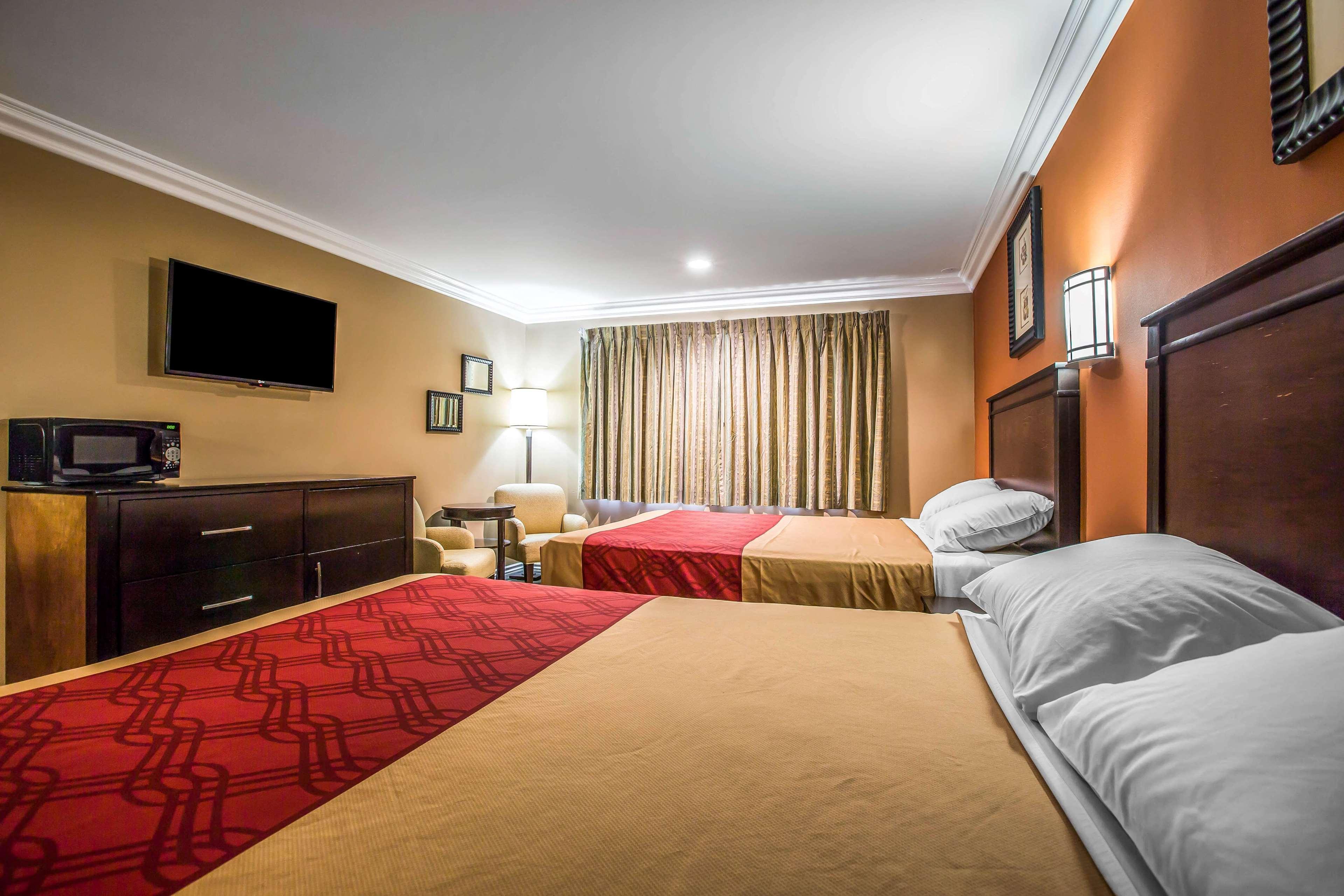 Hotel Baymont By Wyndham Ontario Exteriér fotografie