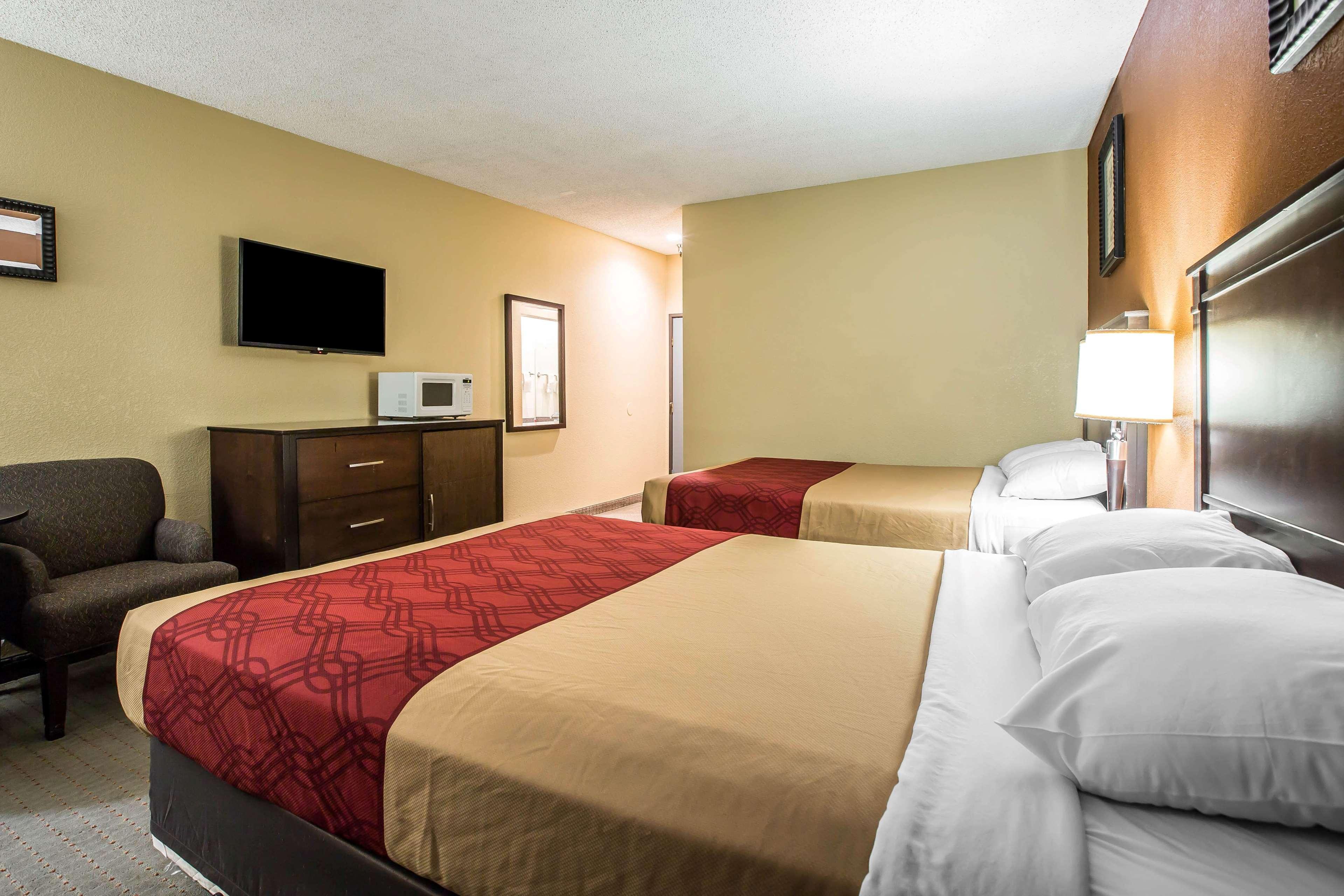 Hotel Baymont By Wyndham Ontario Exteriér fotografie